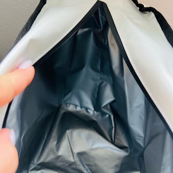 White UC Health Insulated Soft Cooler Tote Shoulder Bag Large - Picture 8 of 9